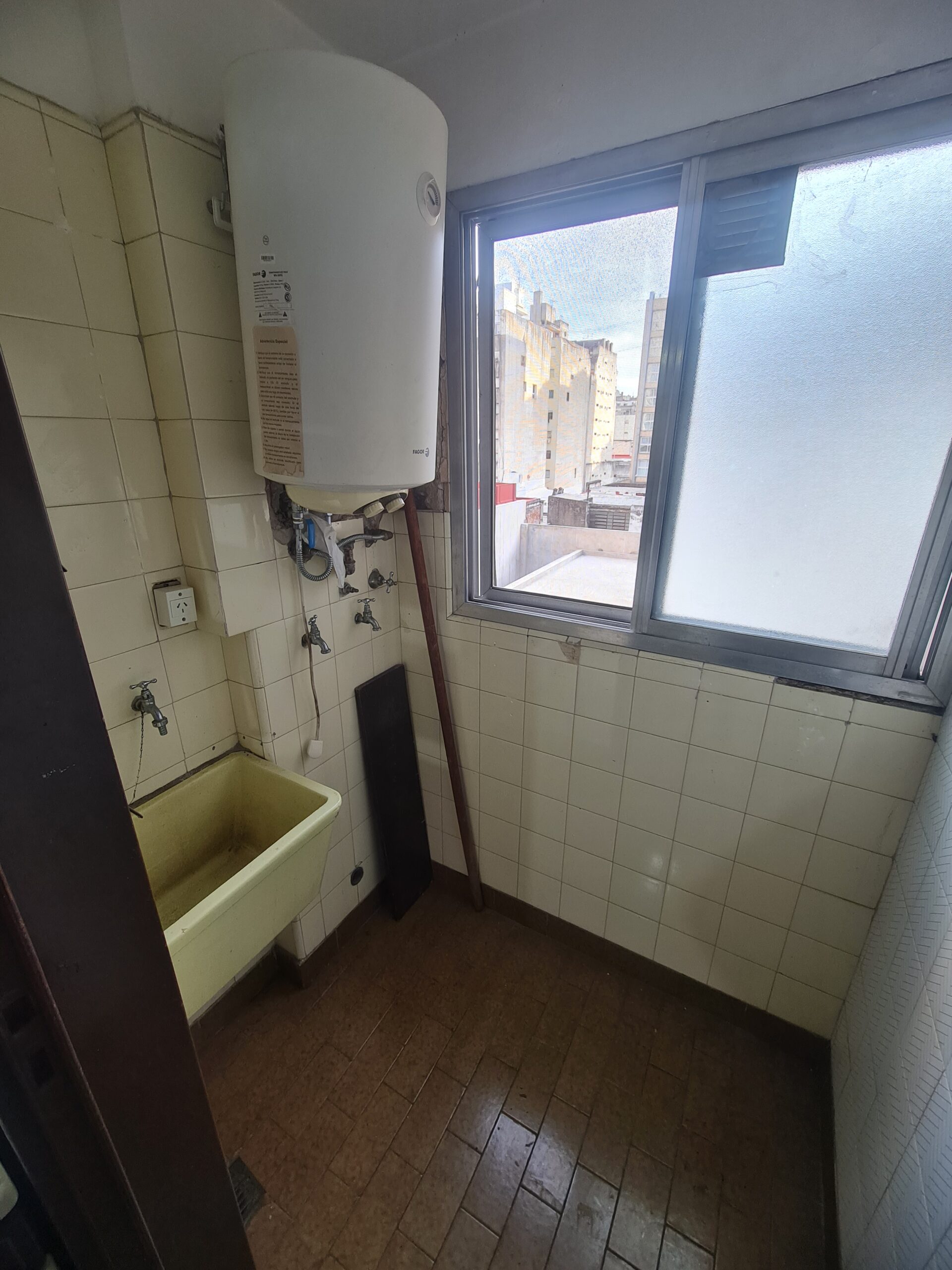 RESERVADO! 1 AMB C/FRENTE RIOBAMBA 374 COCINA SEPARADA Y LAVADERO INDEP. (BARRIO: CONGRESO) - Imagen 12