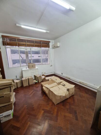 OFICINA 230 MTS AL FRENTE CON 2 BAÑOS. (BARRIO: CONGRESO/CENTRO) - Imagen 4