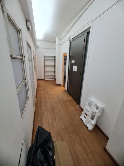 OFICINA 230 MTS AL FRENTE CON 2 BAÑOS. (BARRIO: CONGRESO/CENTRO) - Imagen 6