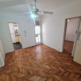 2 AMB GRAL PERON 2049 8ª y AYACUCHO (BARRIO: CONGRESO)